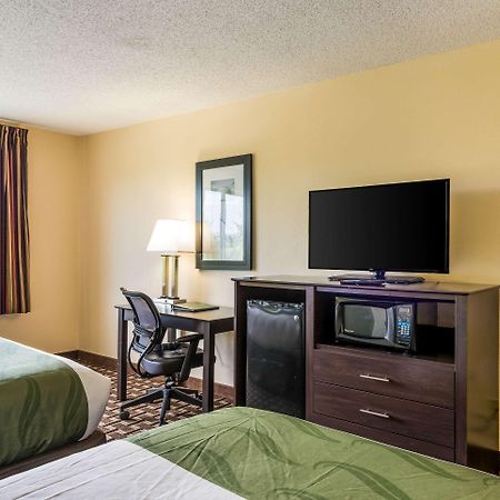 Quality Inn Huntersville Near Lake Norman Εξωτερικό φωτογραφία
