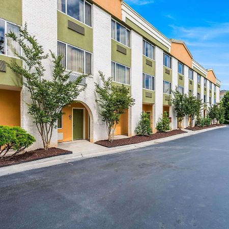 Quality Inn Huntersville Near Lake Norman Εξωτερικό φωτογραφία