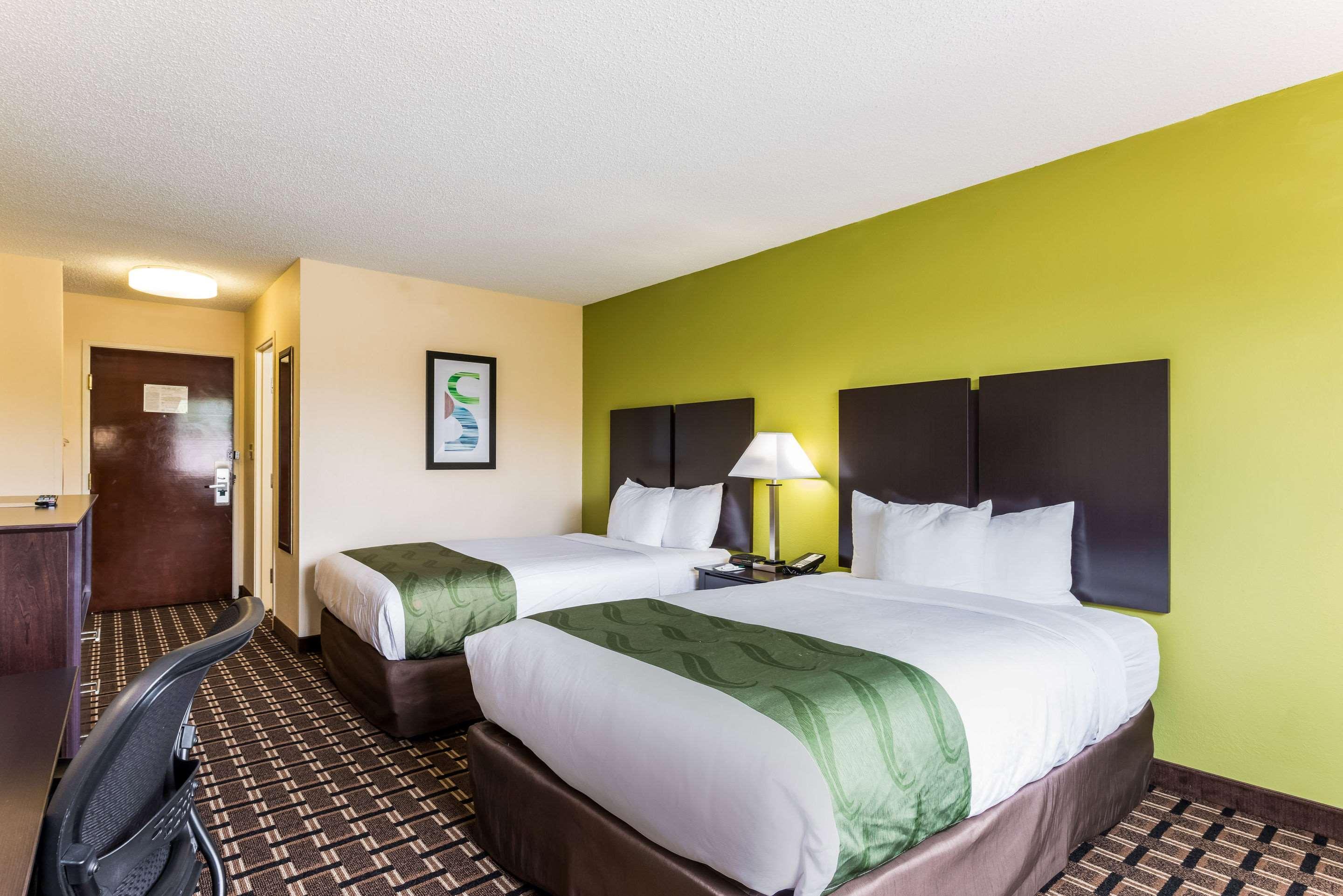 Quality Inn Huntersville Near Lake Norman Εξωτερικό φωτογραφία