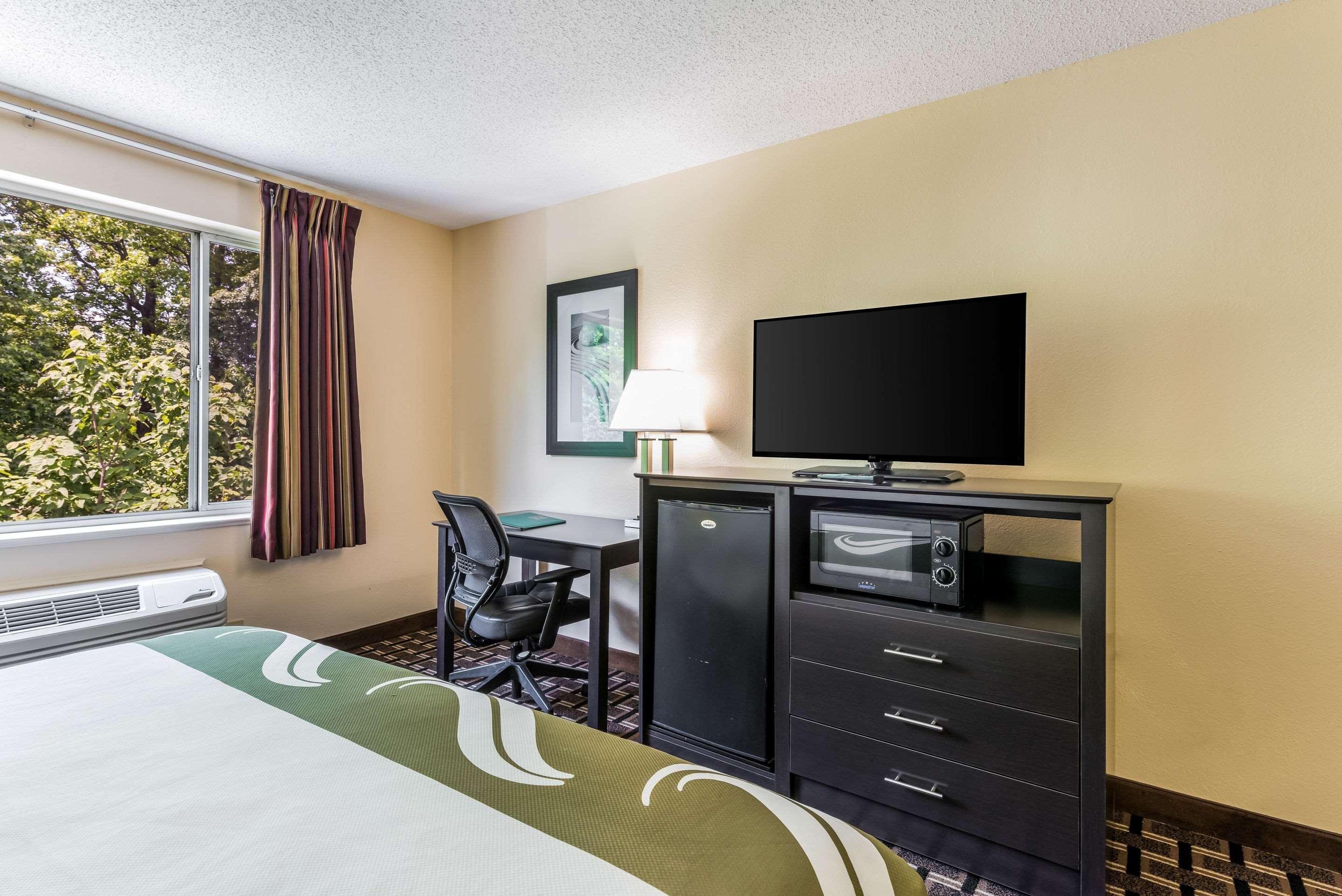 Quality Inn Huntersville Near Lake Norman Εξωτερικό φωτογραφία
