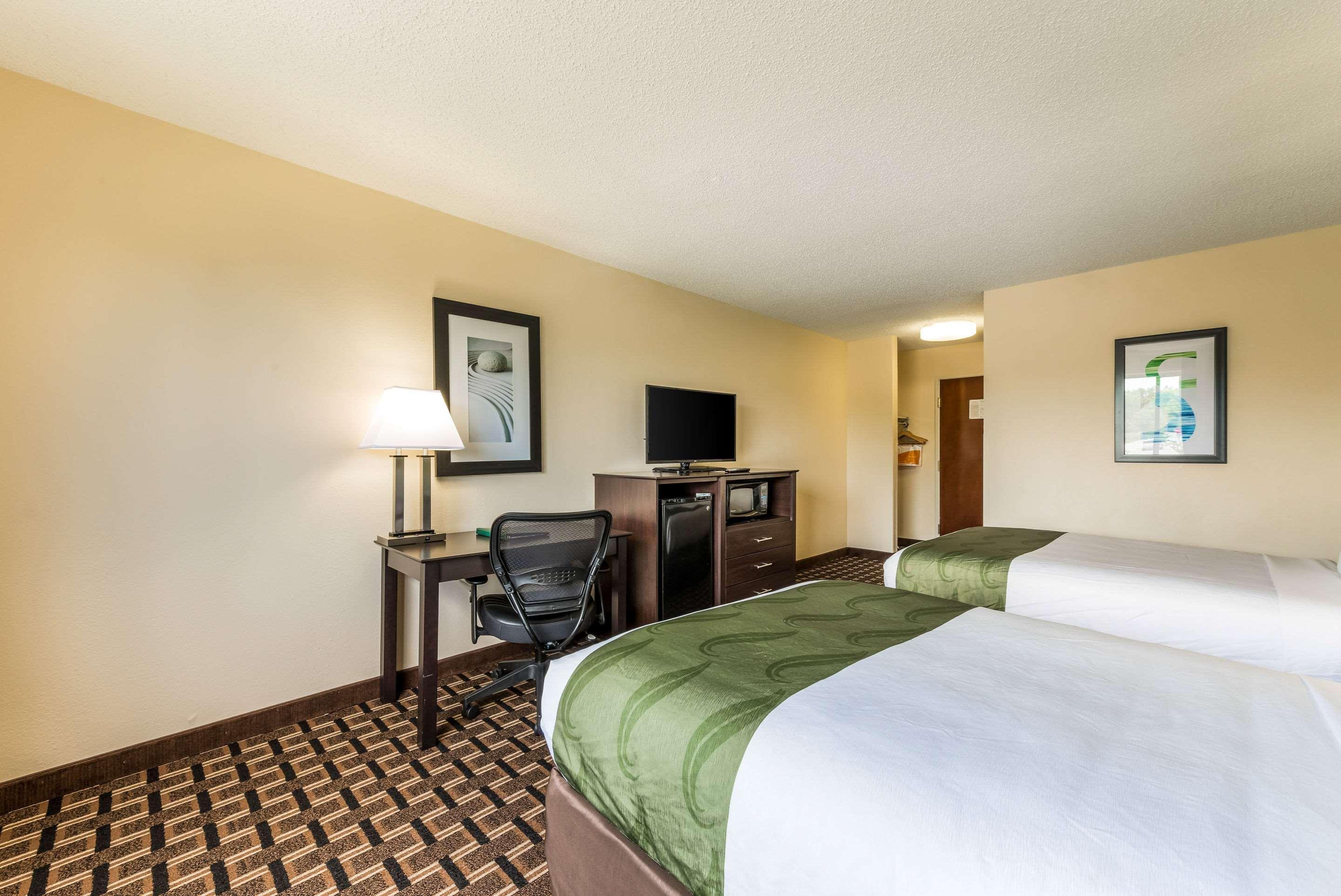 Quality Inn Huntersville Near Lake Norman Εξωτερικό φωτογραφία