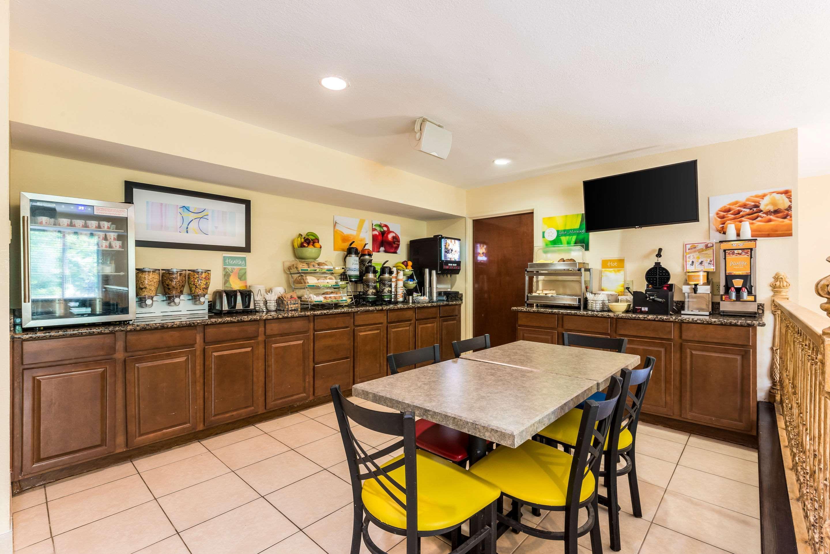 Quality Inn Huntersville Near Lake Norman Εξωτερικό φωτογραφία