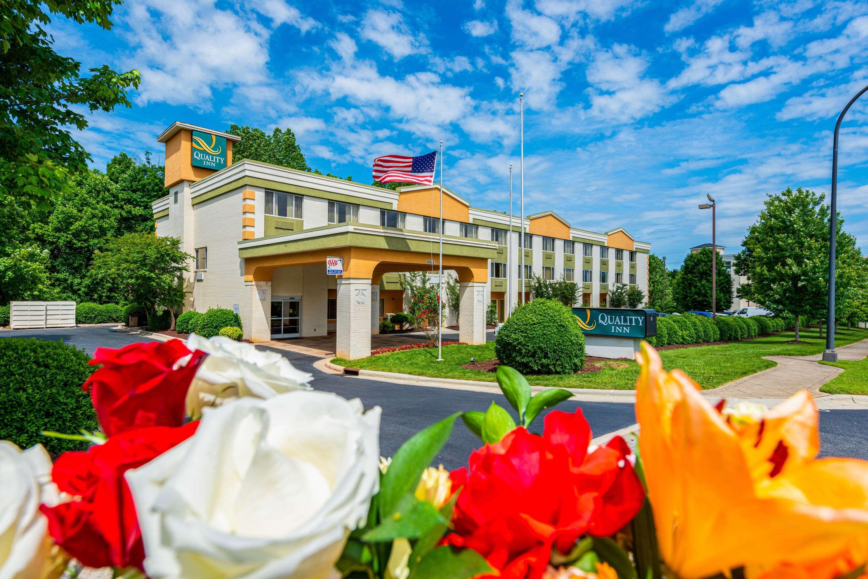 Quality Inn Huntersville Near Lake Norman Εξωτερικό φωτογραφία