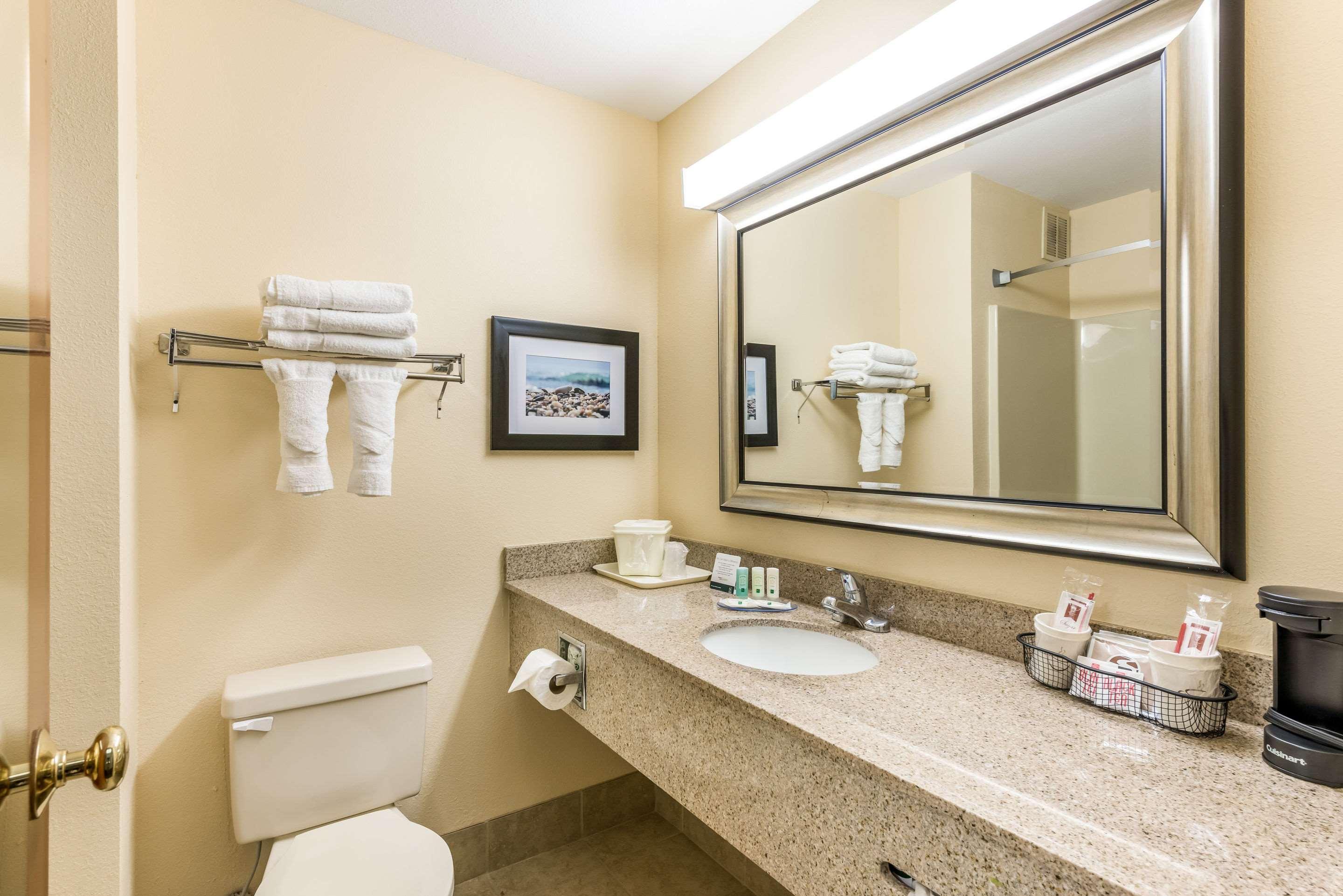Quality Inn Huntersville Near Lake Norman Εξωτερικό φωτογραφία