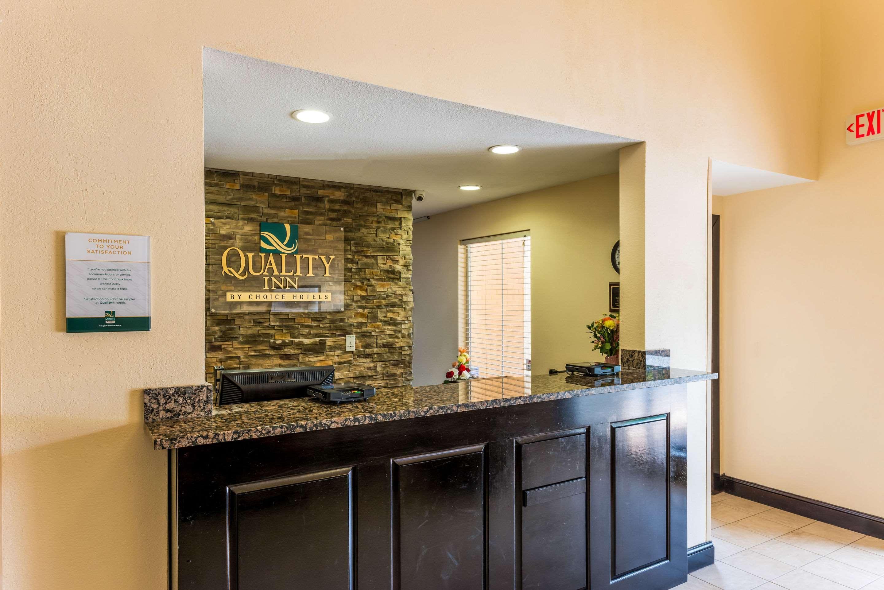 Quality Inn Huntersville Near Lake Norman Εξωτερικό φωτογραφία