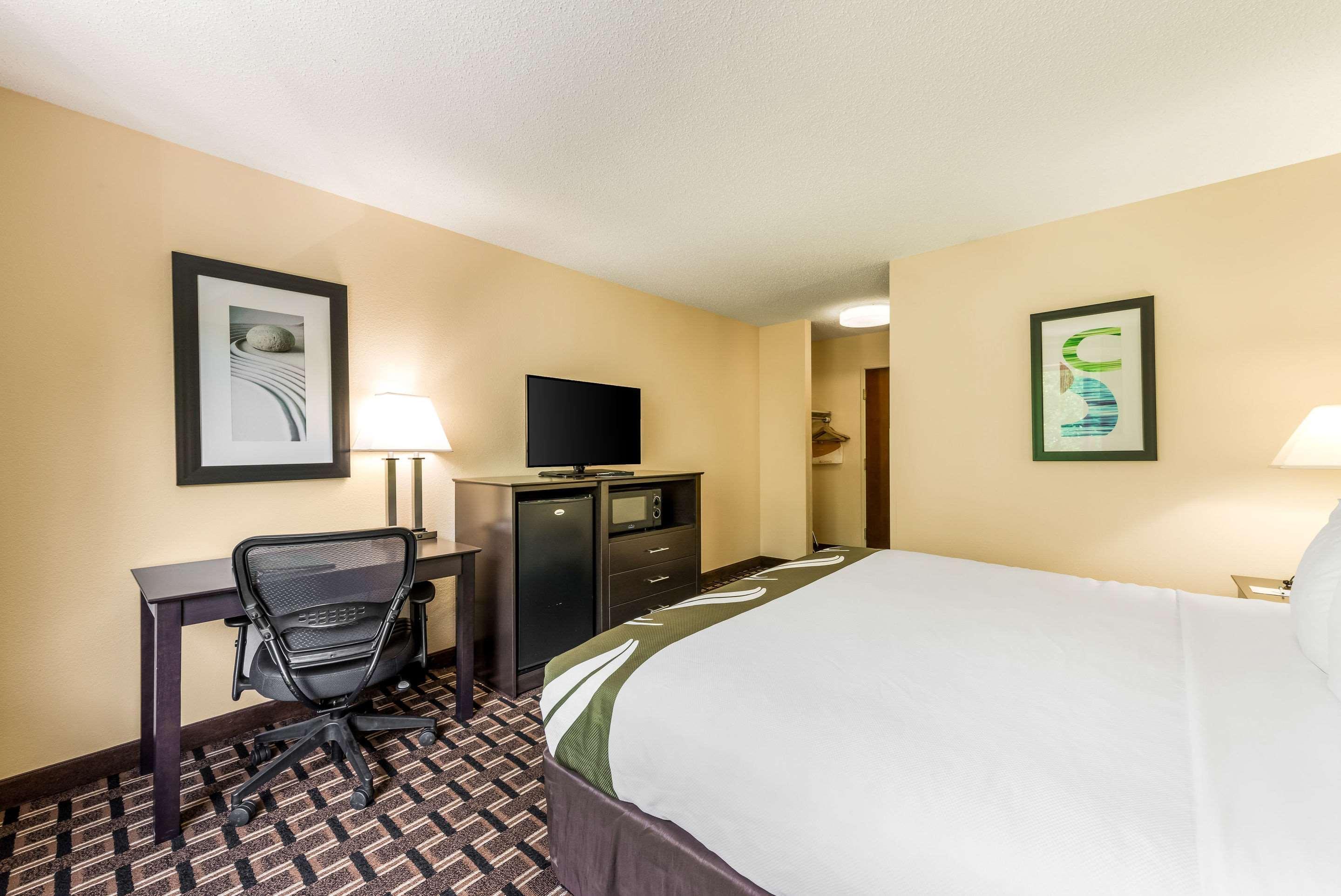 Quality Inn Huntersville Near Lake Norman Εξωτερικό φωτογραφία