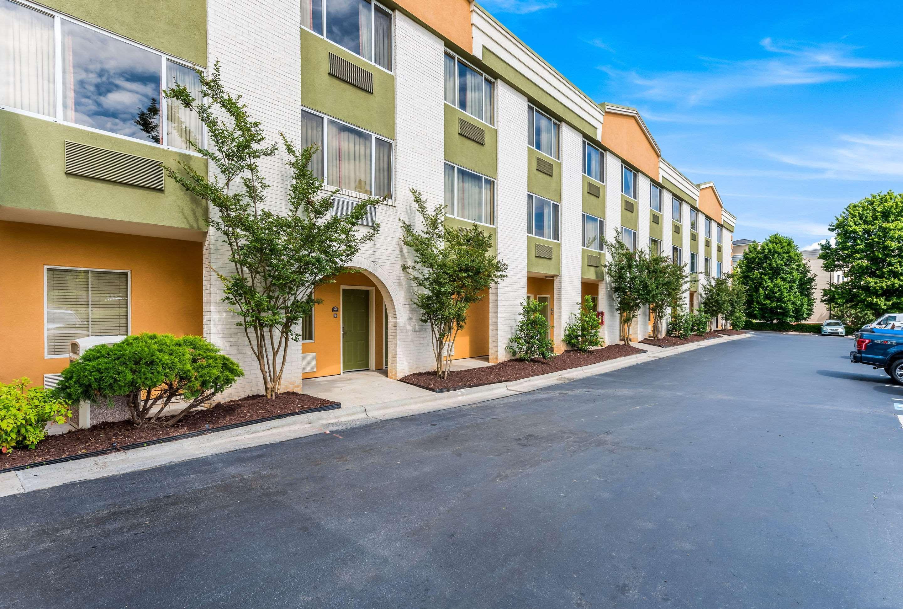 Quality Inn Huntersville Near Lake Norman Εξωτερικό φωτογραφία
