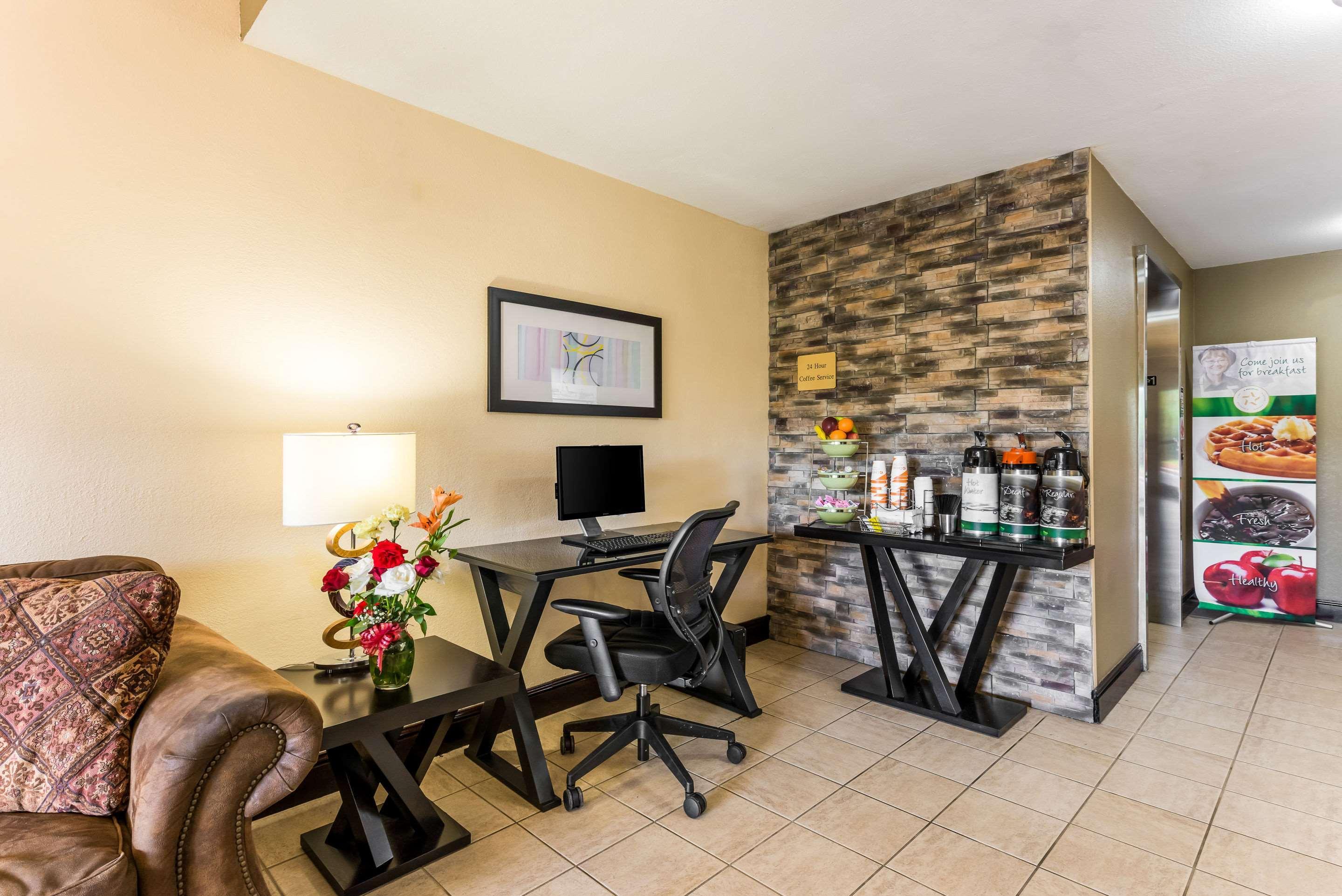 Quality Inn Huntersville Near Lake Norman Εξωτερικό φωτογραφία