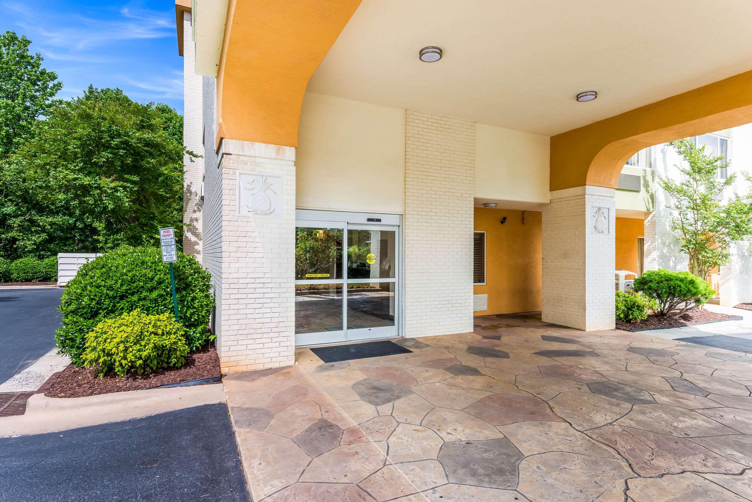 Quality Inn Huntersville Near Lake Norman Εξωτερικό φωτογραφία