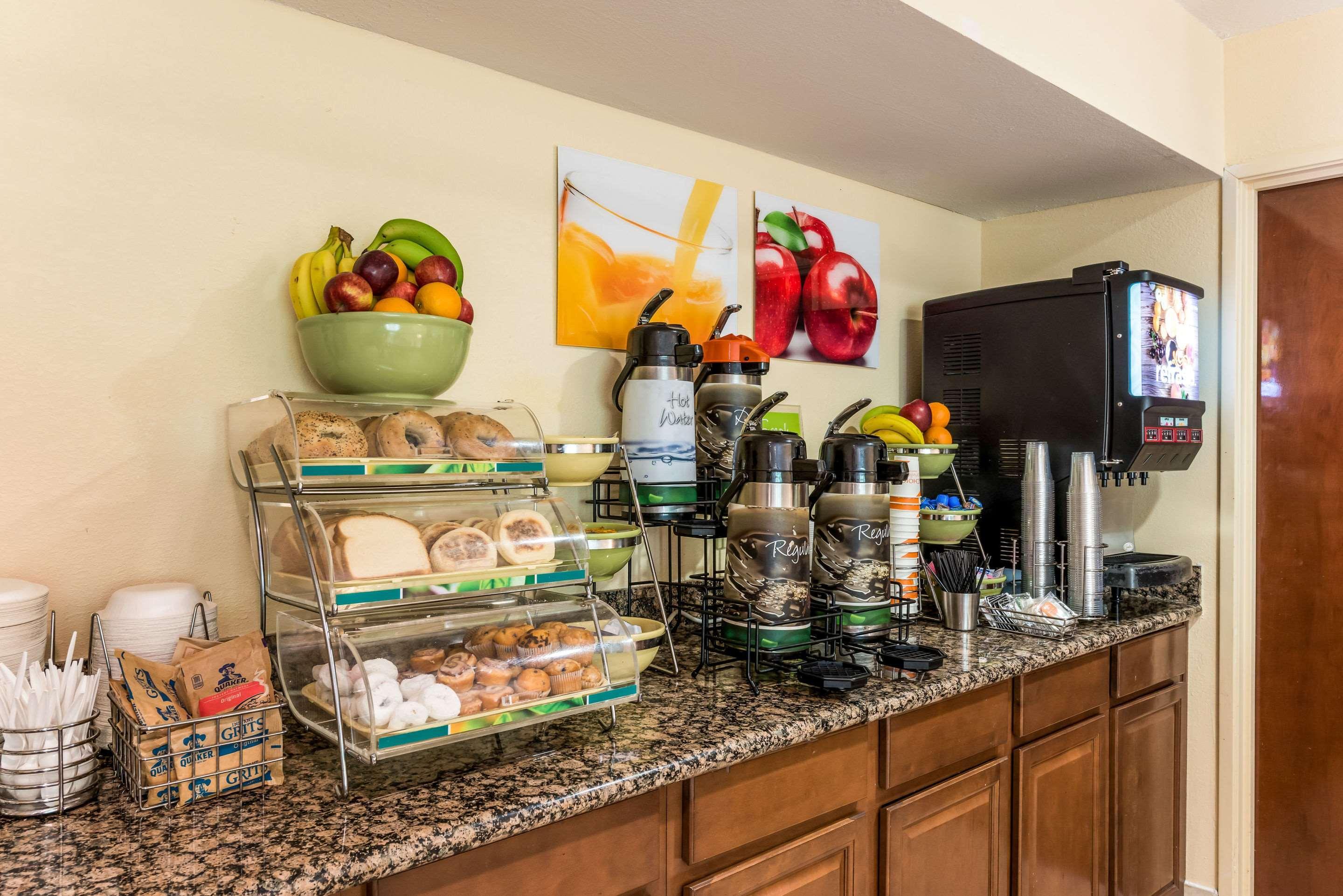 Quality Inn Huntersville Near Lake Norman Εξωτερικό φωτογραφία
