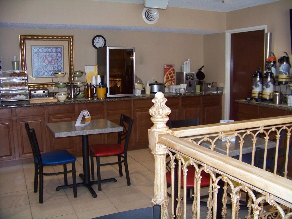 Quality Inn Huntersville Near Lake Norman Εξωτερικό φωτογραφία