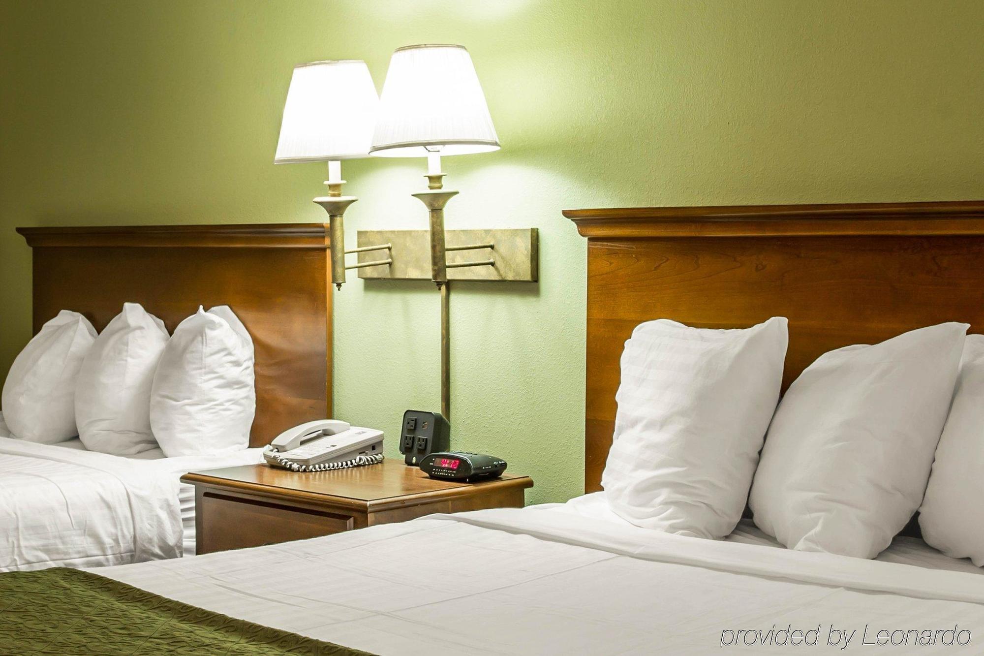 Quality Inn Huntersville Near Lake Norman Εξωτερικό φωτογραφία