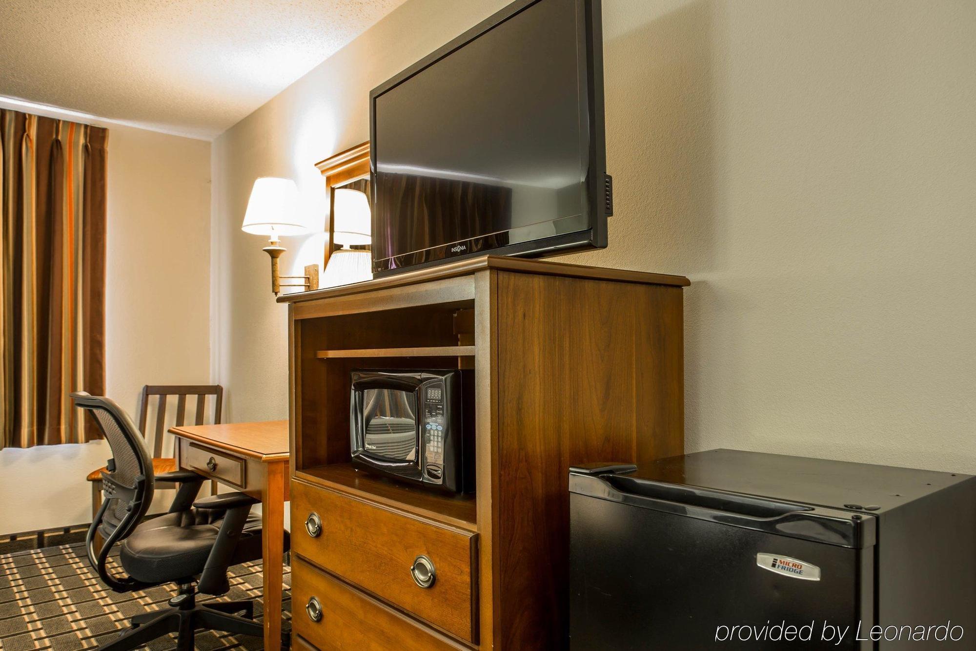 Quality Inn Huntersville Near Lake Norman Εξωτερικό φωτογραφία