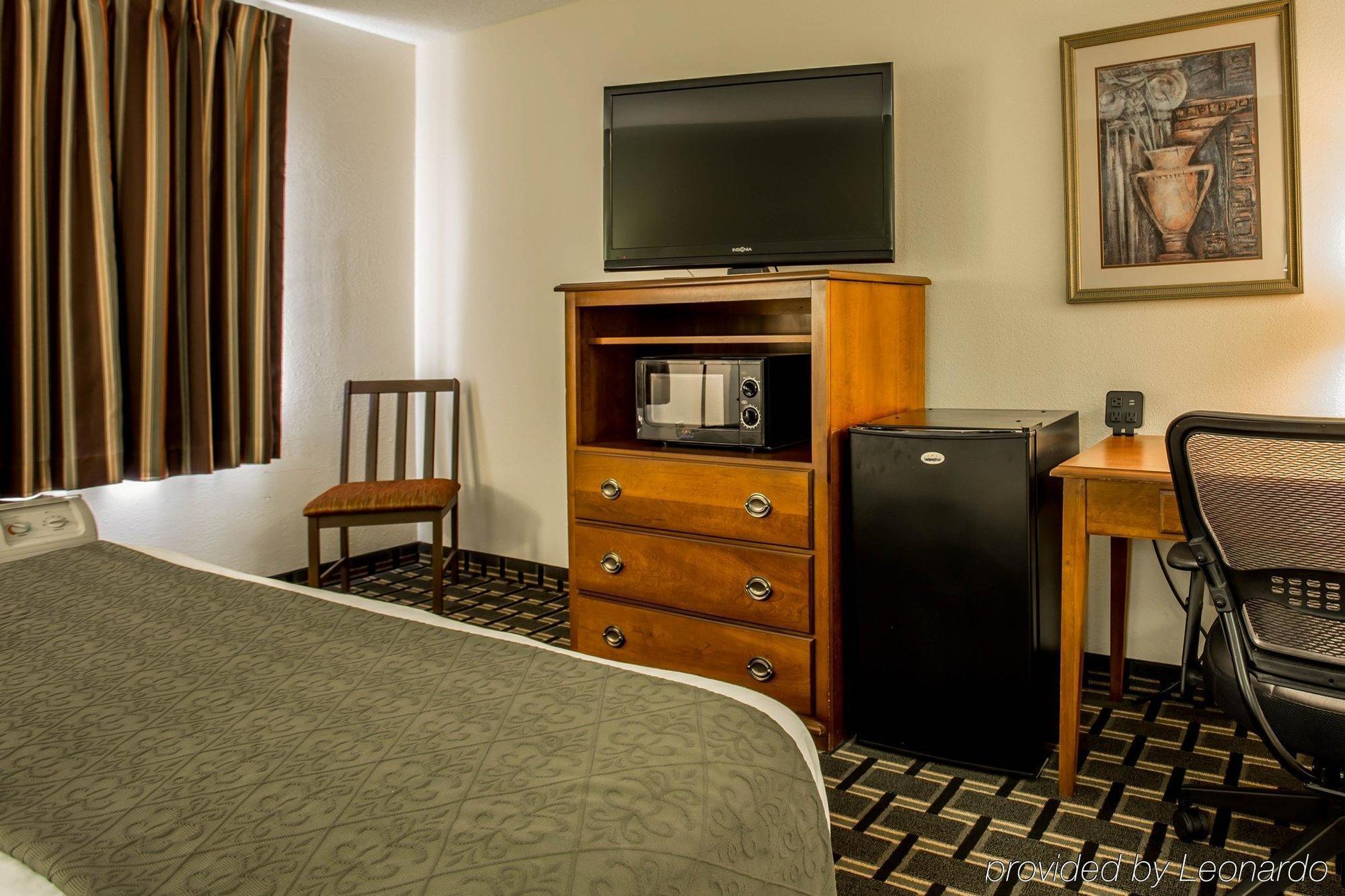 Quality Inn Huntersville Near Lake Norman Εξωτερικό φωτογραφία