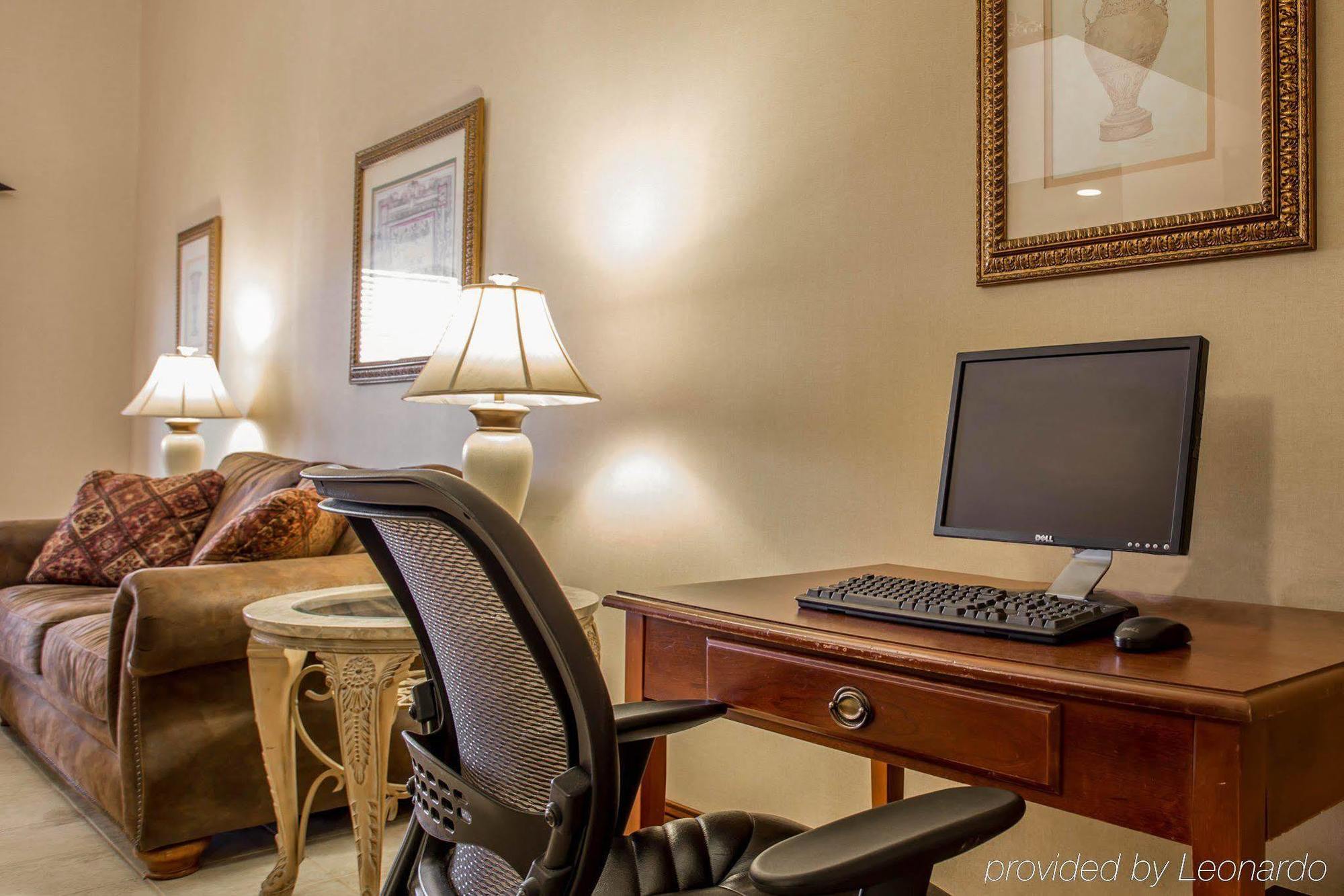 Quality Inn Huntersville Near Lake Norman Εξωτερικό φωτογραφία