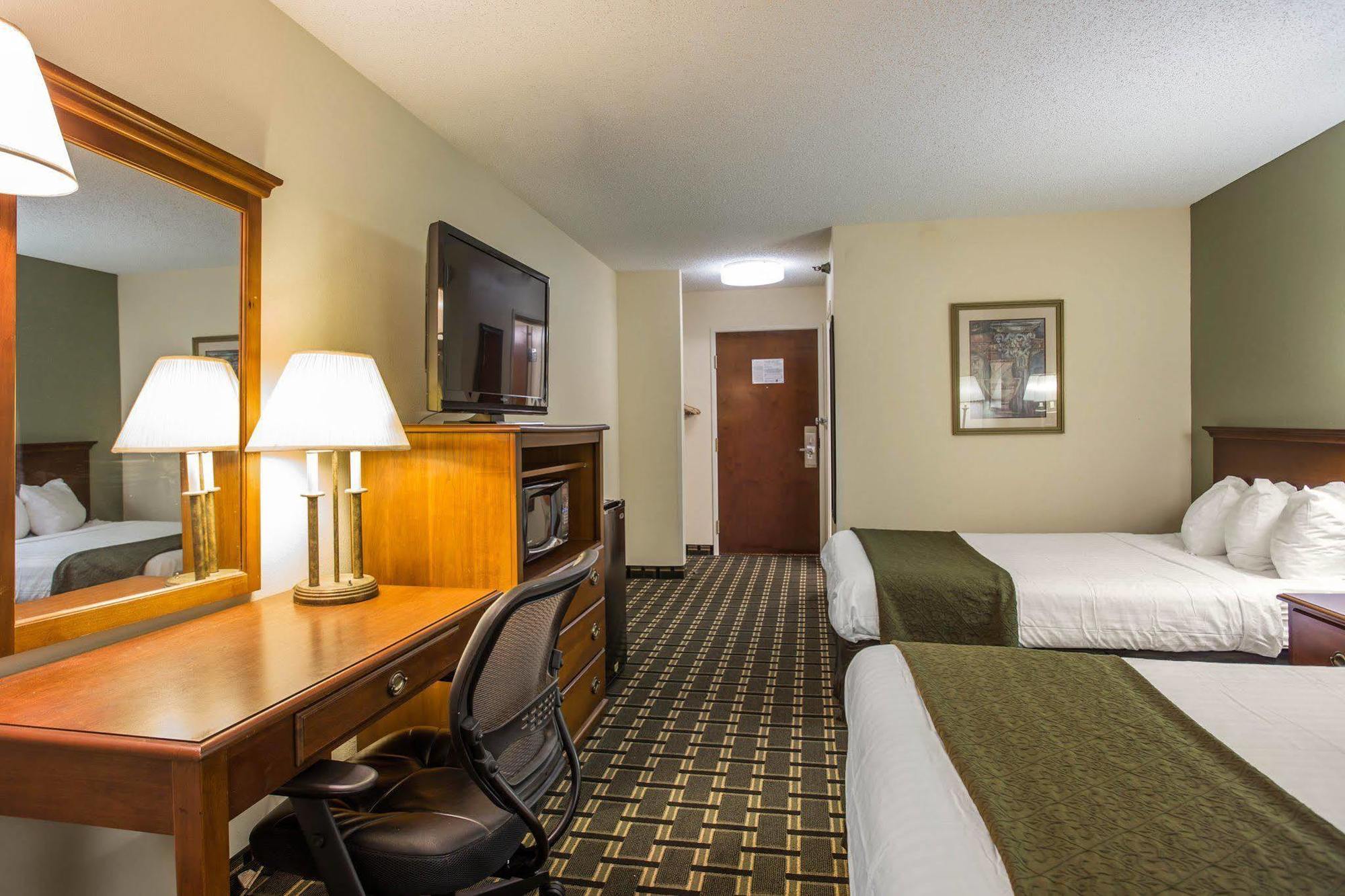 Quality Inn Huntersville Near Lake Norman Εξωτερικό φωτογραφία