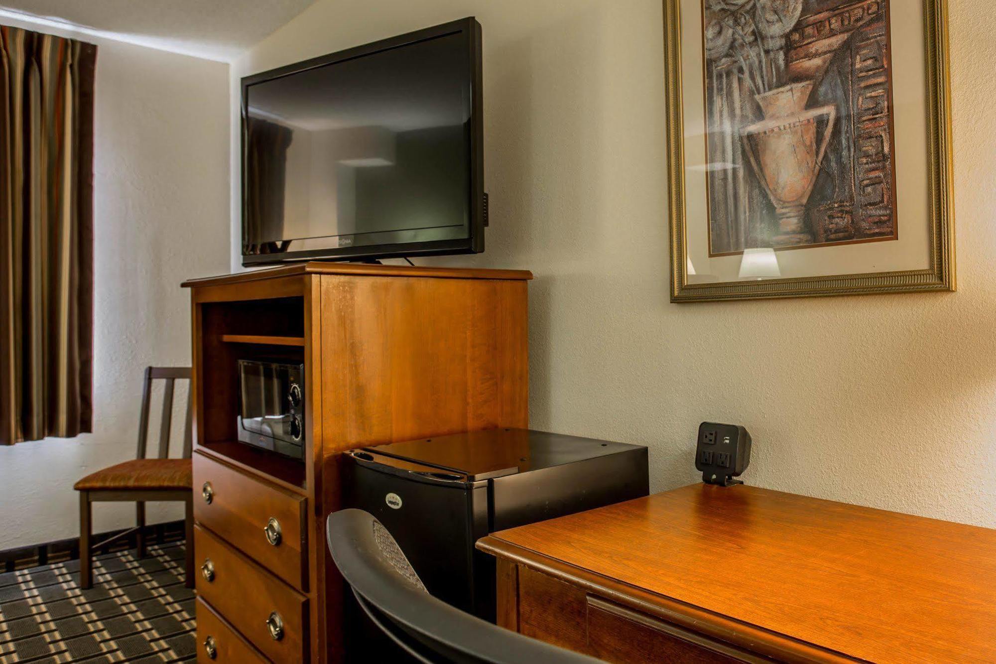 Quality Inn Huntersville Near Lake Norman Εξωτερικό φωτογραφία