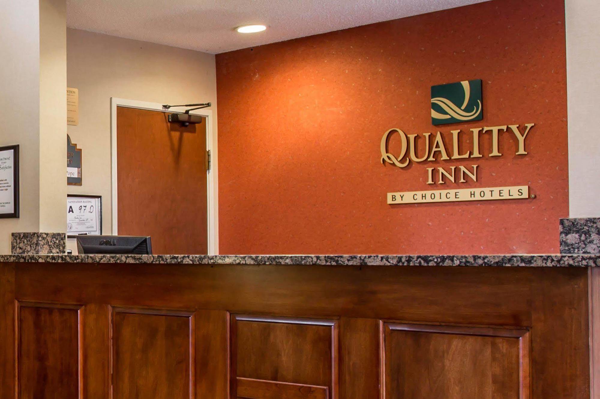 Quality Inn Huntersville Near Lake Norman Εξωτερικό φωτογραφία